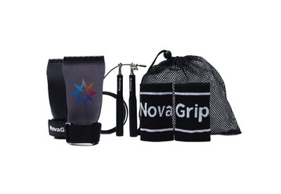 Gotowy zestaw na trening gripy skórki gimnastyczne  wristbandy skakanka woreczek