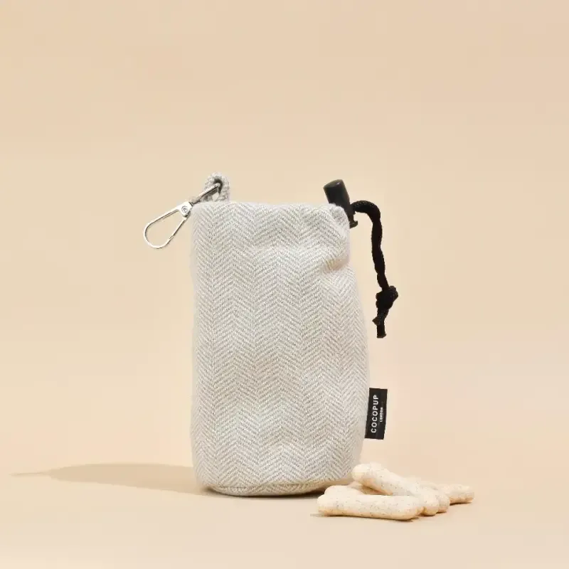 Traktatiezakje met trekkoord -  Bruin Tweed