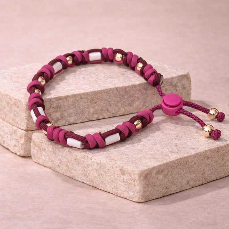 NO.24 Berry Chic - Natuurlijke EM-X Anti-Tekenband - 29/33cm NO.24 Berry Chic - Natuurlijke EM-X Anti-Tekenband - 29/33cm