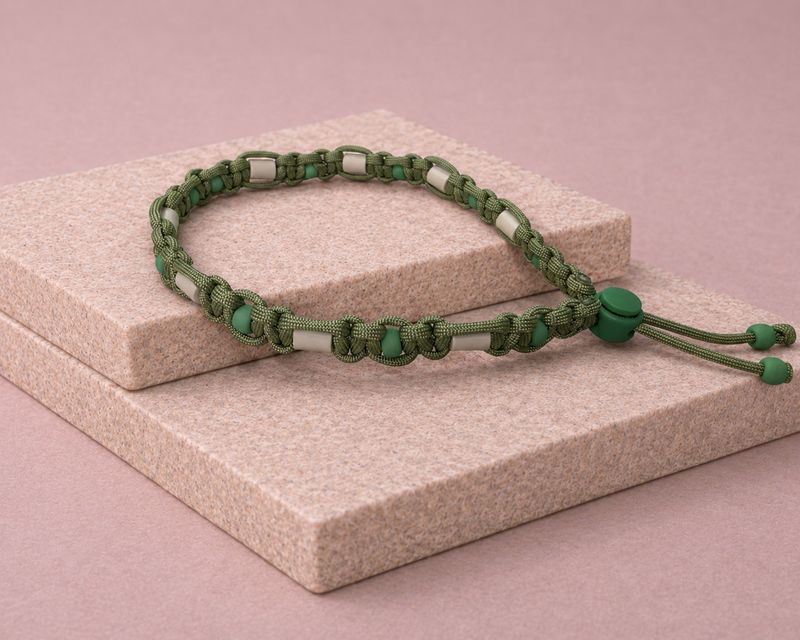 No.33 Green Olive – Natuurlijke EM-X Anti-Tekenband - 44/48cm No.33 Green Olive – Natuurlijke EM-X Anti-Tekenband - 44/48cm