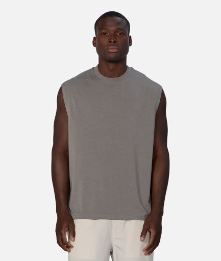 the freeman sleeveless tee