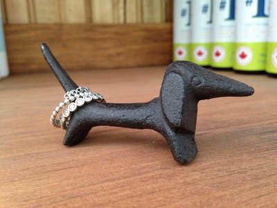 Cast Iron Doxy / Daschund Dog Ring Holder Cast Iron Doxy / Daschund Dog Ring Holder