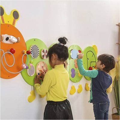 Viga Sansestilmulerende Veggleke/Multi-functional Wall Toy