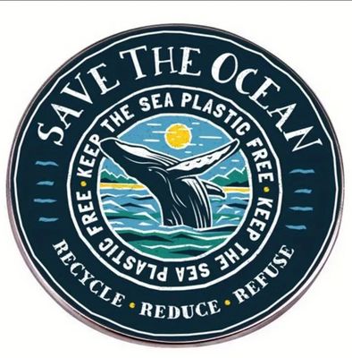 Redd Havet/Blue Whale Pin Save The Ocean Keep It Plastic Free 3x3cm