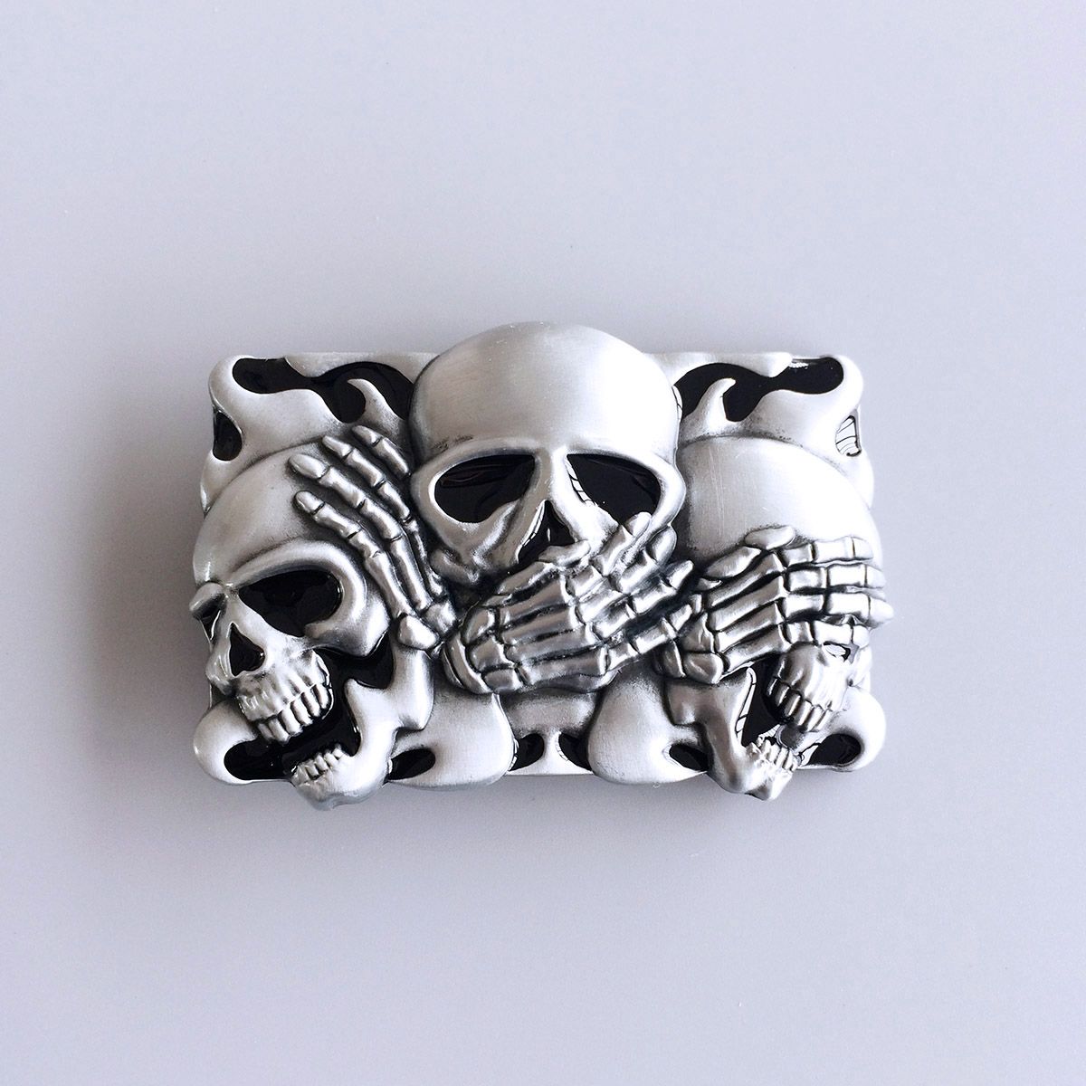 Vintage Style Enamel Flame Shy Skulls Tattoo Belt Buckle