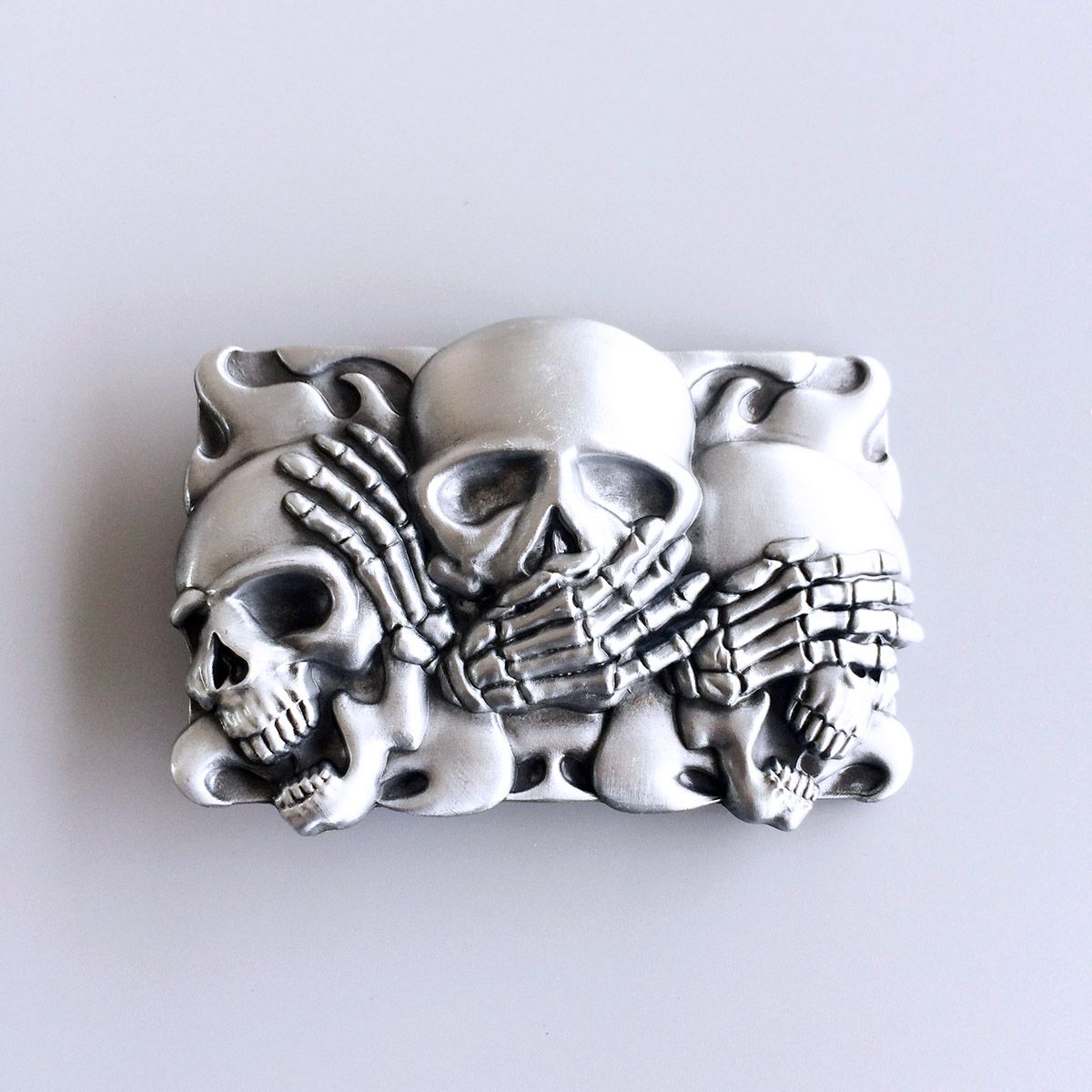 Antique Brushed Silver Flame Shy Skulls Belt Buckle BUCKLE-CS041AS