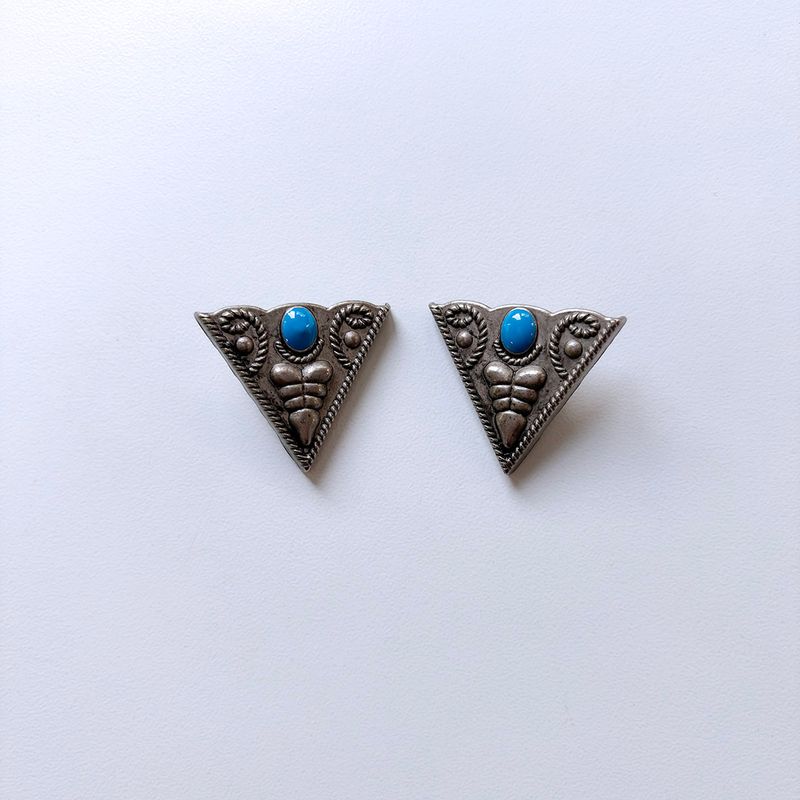 Blue Enamel Triangle Arrowhead Collar Tip Brooch 1 Pair With Screws CT-MN06BL