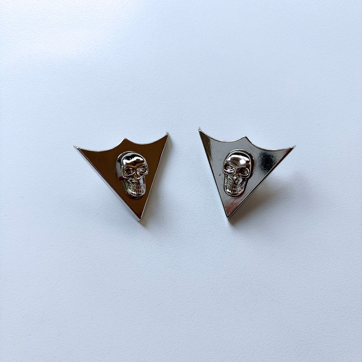 New Bright Silver Skull Triangle Collar Tip Brooch 1 Pair With Screws CT-MN09BR
