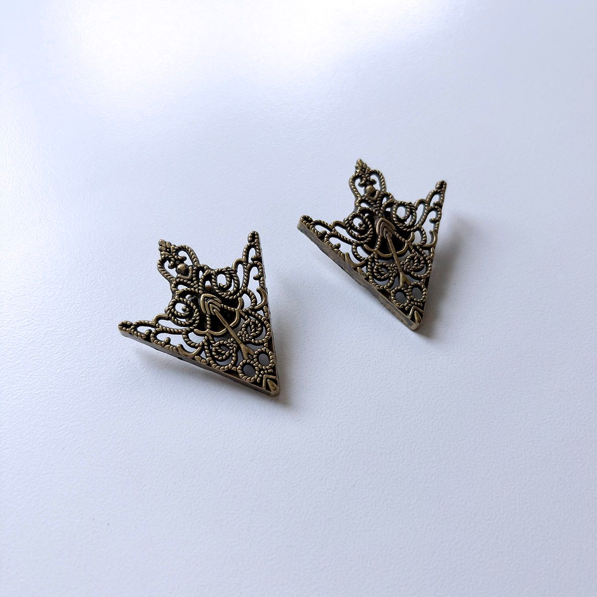 New Arrow Cross Knot Collar Tip Brooch 1 Pair With Screws Double Color Choice CT-MN04