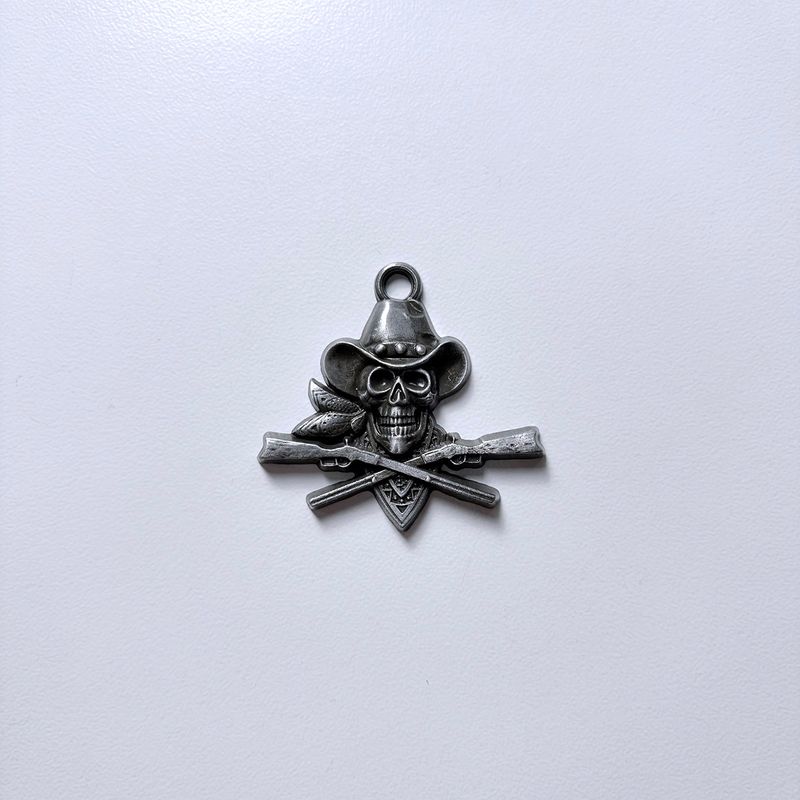 Antique Brushed Silver Pirate Skull Metal Charm Pendant PENDANT-SK036AS