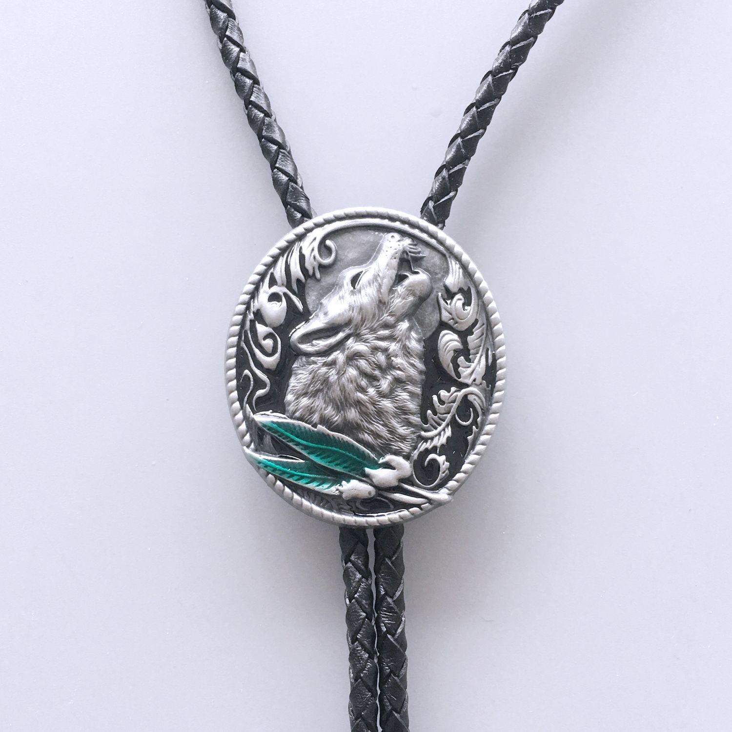 Vintage Western Shout Wolf Oval Bolo Tie Wedding BOLOTIE-WT013