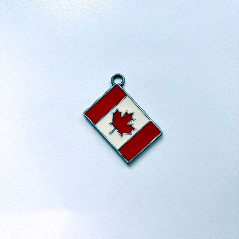 Vintage Enamel New Canada Canadian Flag Metal Charm Pendant PENDANT-T031