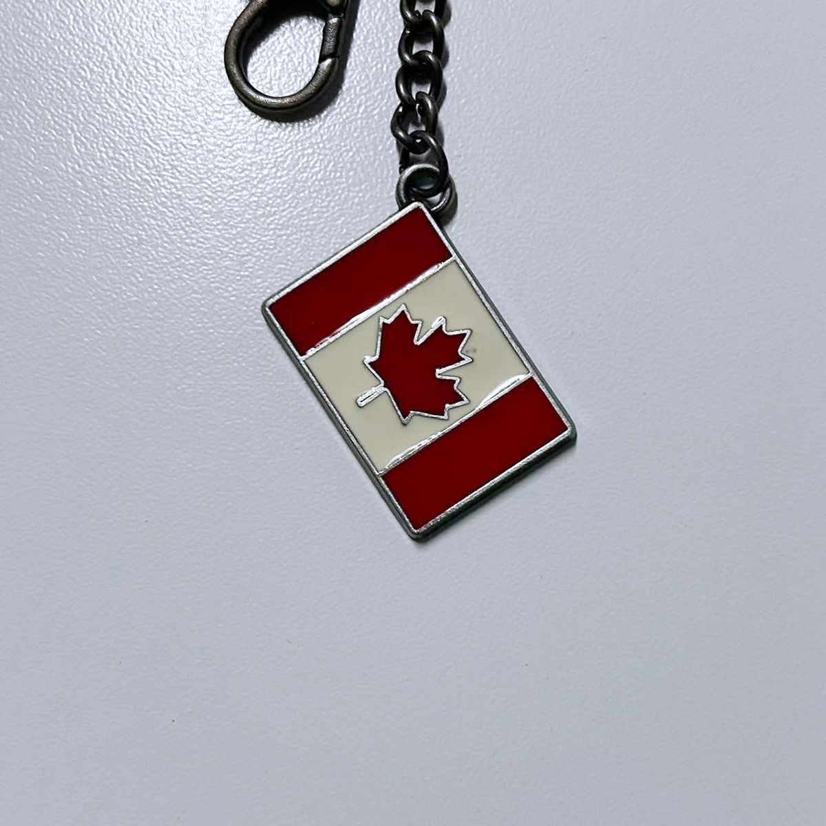 Vintage Enamel New Canada Canadian Flag Metal Charm Pendant Key Ring Key Chain KEYRING-T031D
