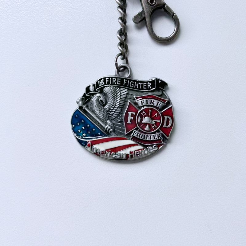 Vintage Hero Fire Fireman Firefighter Metal Charm Pendant Key Ring Key Chain KEYRING-3D039