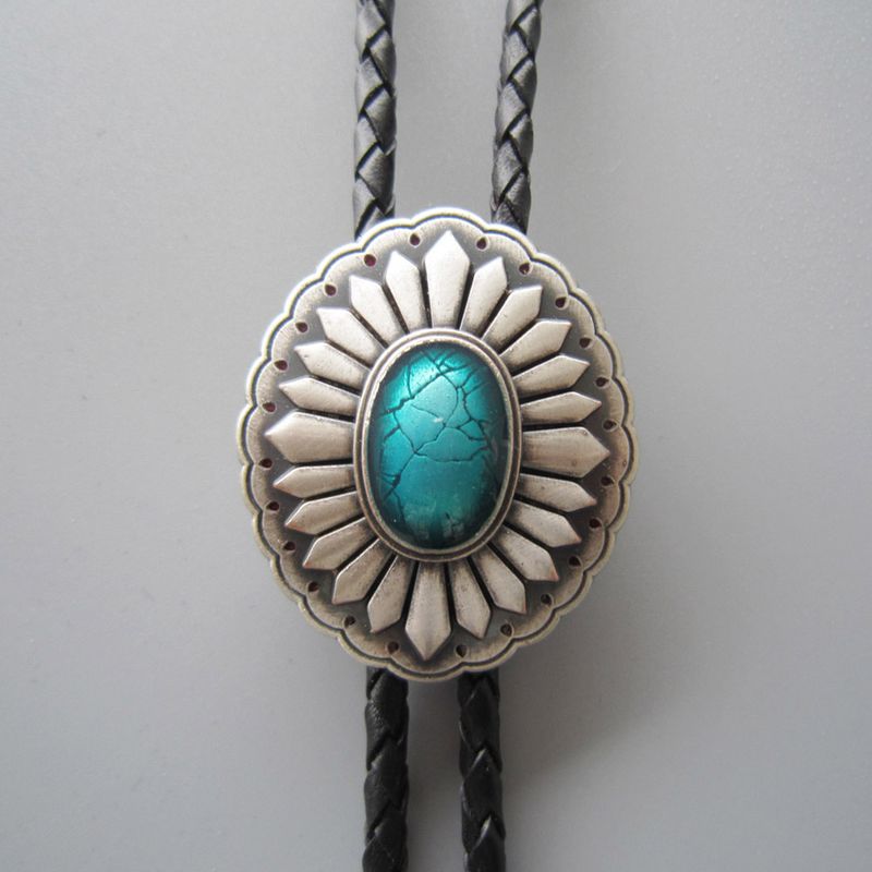 Vintage Silver Plated Celtic Oval Enamel Wedding Bolo Tie Leather Necklace BOLOTIE-072