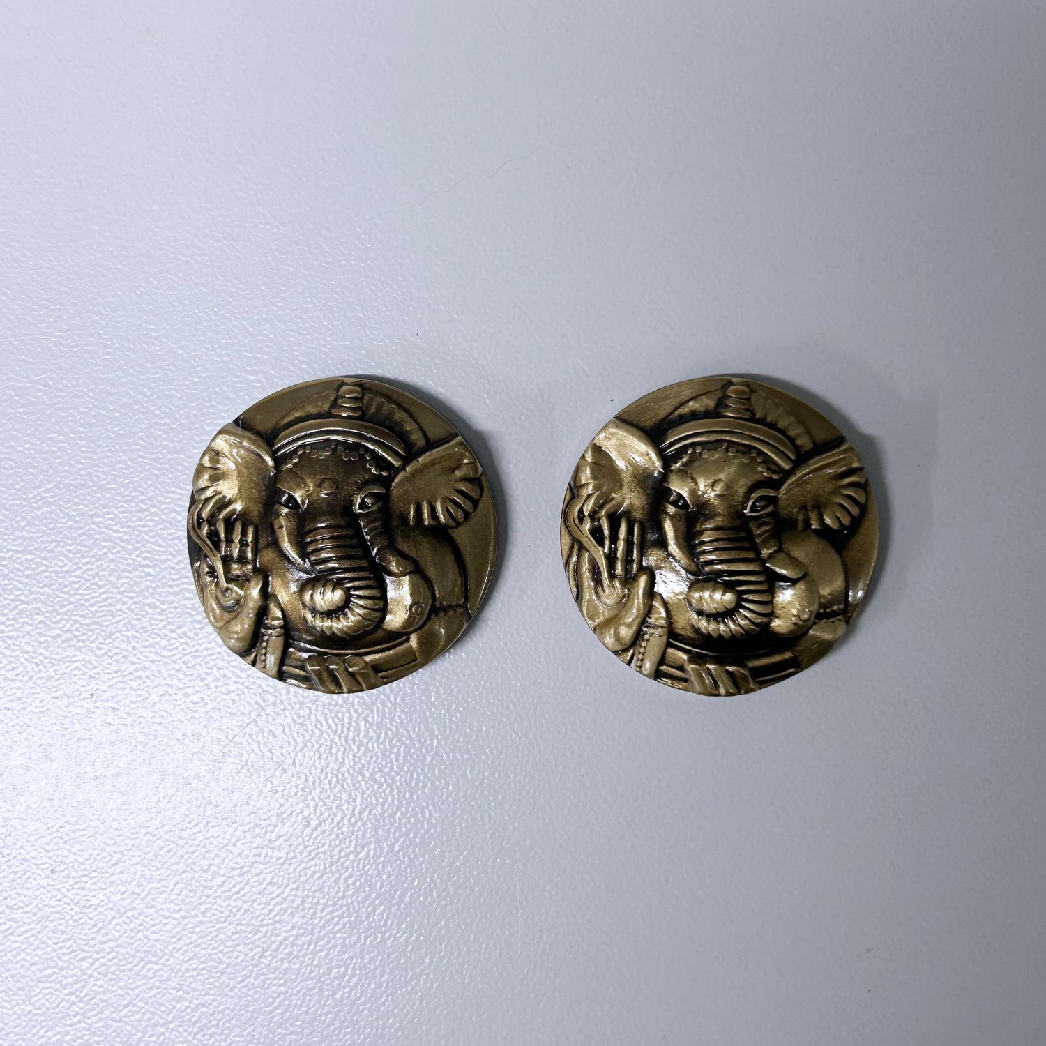 2 Pcs 1.3 inches Cut Out Elephant Solid Brass Conchos for Leather Wallet