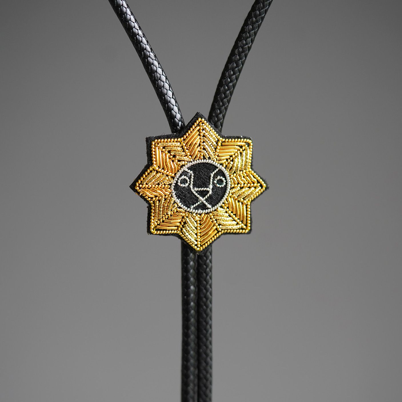 "Leo" Metal Wire Embroidery Bolo Tie Creative Neckwear Necklace BOLOTIE-E026