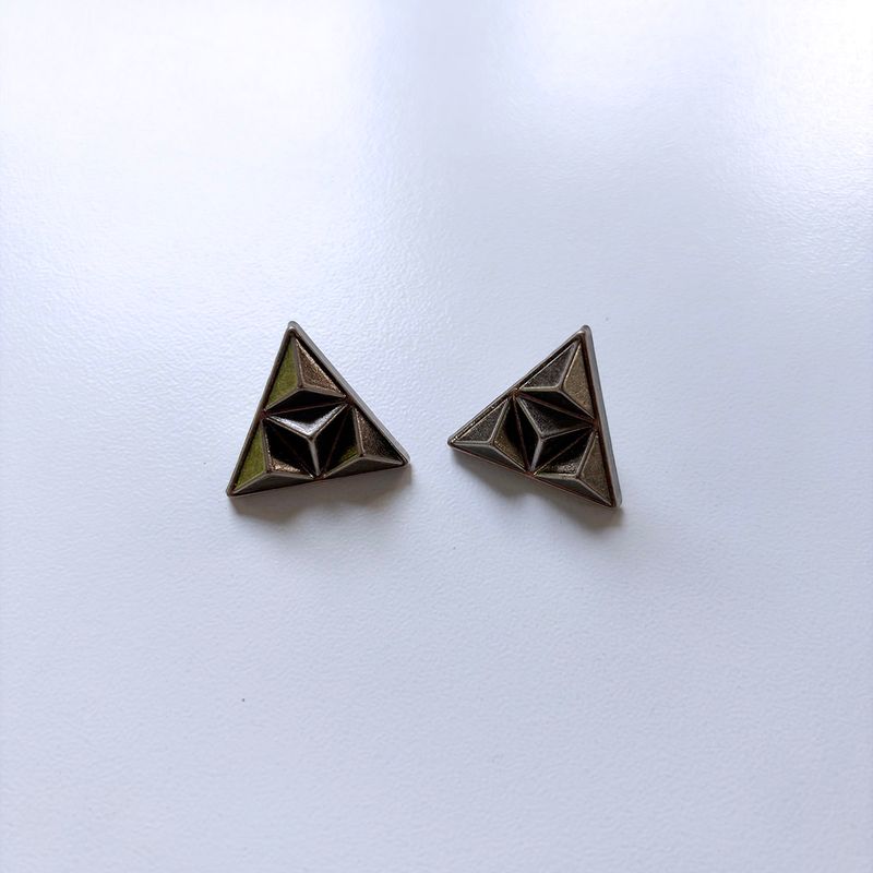 Antique Silver Cones Triangle Collar Tip Brooch 1 Pair With Screws CT-MN02AS