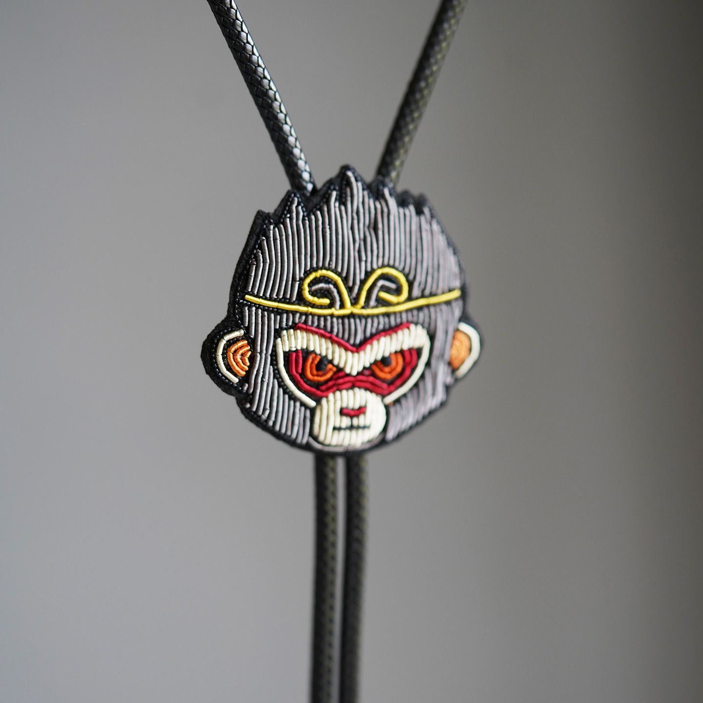 "Wukong" metal wire hand-embroidered bolo tie creative neckwear Necklace BOLOTIE-E027
