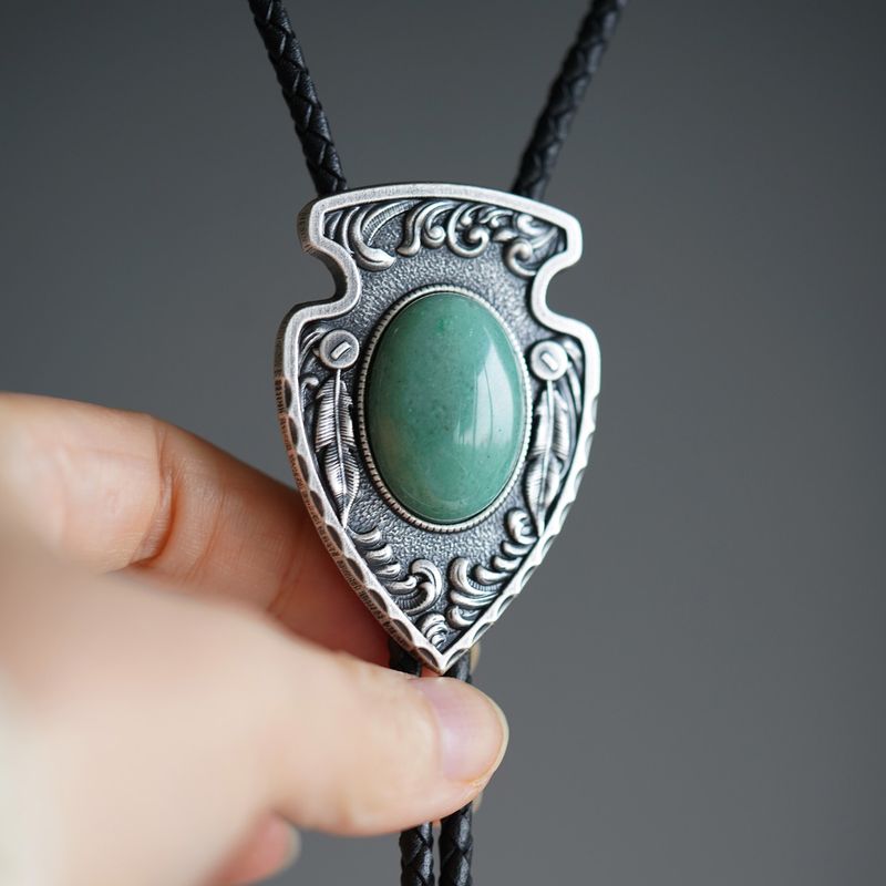 "Arrow Feathers" - Silver-plated, natural green emerald inlay, Indian-style leather rope pendant for tie - Bolo Tie BOLOTIE-020DL