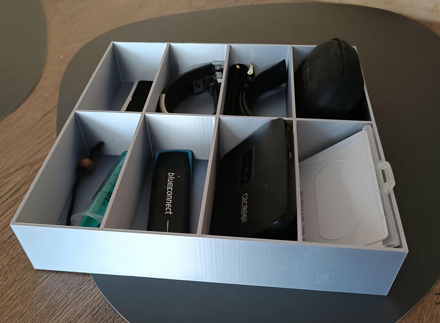 Organizer podłużny 8 przegródek równych na drobne przedmioty