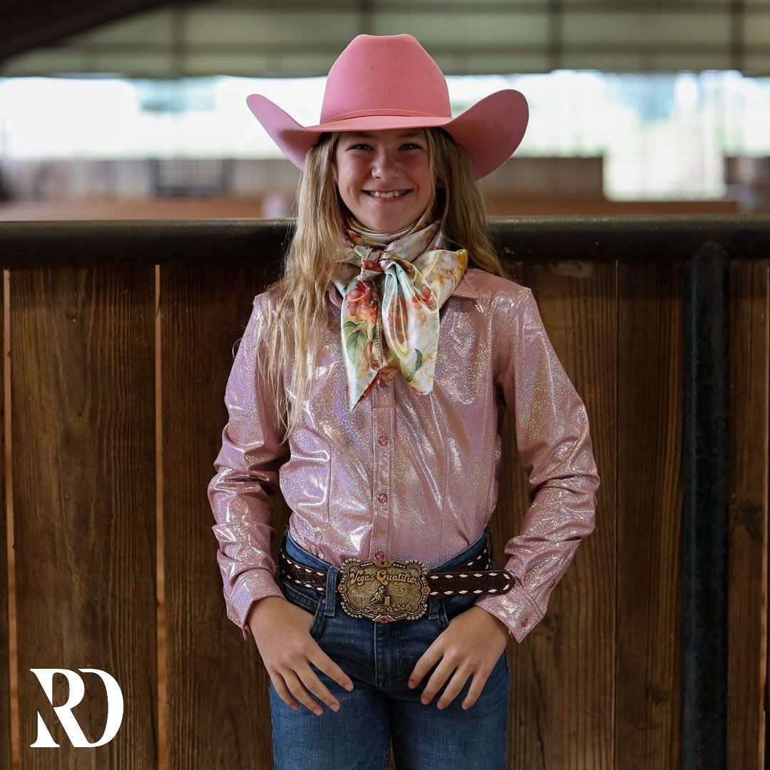 *YOUTH* LIGHT ROSE SPARKLE PERFORMANCE SHIRT