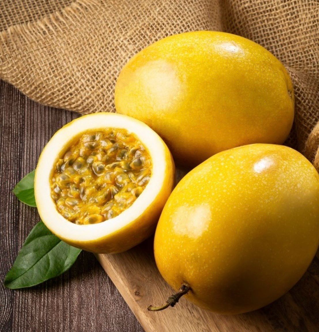 Panama Gold Passion Fruit 180 ml Approximately 650 mm Tall