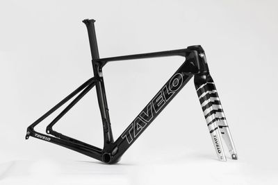 TAVELO Arow WATT Black