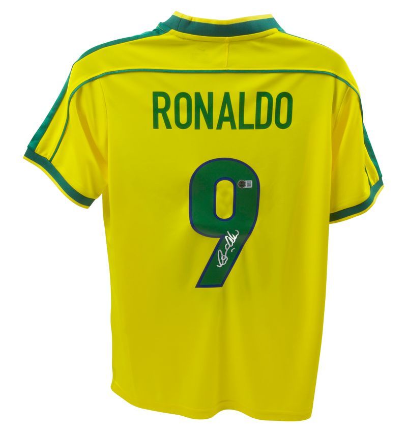Ronaldo-Trikot Nr. 9, Brasilien, signiert, WM 1998  Replika-Trikot Brasilien 1998, signiert, RONALDO, PHÄNOMEN O FENOMENO  Authentifizierung: Beckett-Hologramm  Lieferzeit: 10–20 Tage. Nach Ihrer Bestellung erhalten Sie alle Details. Bei der WM 1998