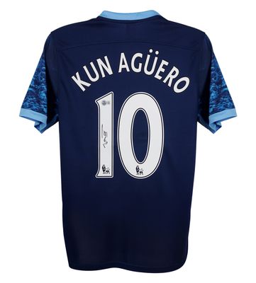 Sergio Agüero Trikot Nr. 10 Manchester City 2015/16, signiert  Replika-Trikot von Manchester City, signiert von Sergio Agüero  Echtheitszertifikat: BECKETT  Lieferzeit: 10–20 Tage
