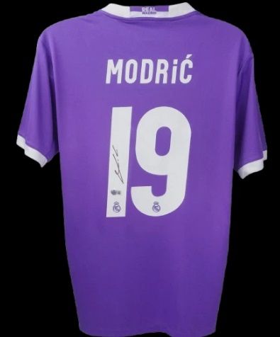 Originales Real Madrid Trikot mit der Nummer 10, signiert von Luka Modric (Saison 2023/24).  Authentizitätszertifikat: Beckett Hologramm  Lieferzeit: 10–20 Tage.