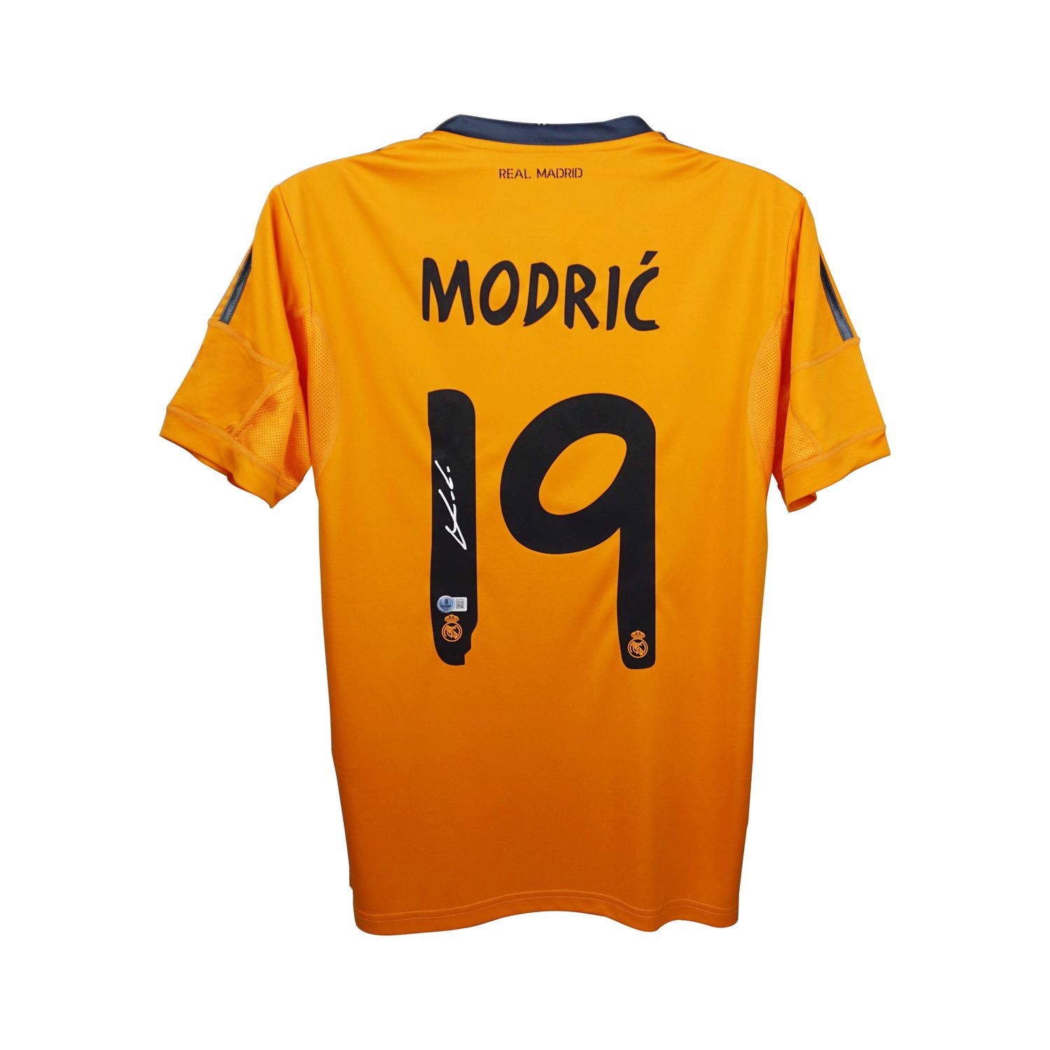 Signiertes Real Madrid Trikot von Luka Modric (Saison 2013/14)  Replika-Trikot von Real Madrid, signiert von Luka Modric (Saison 2013/14)  Echtheitszertifikat: Beckett-Hologramm  Lieferzeit: 10–20 Tage