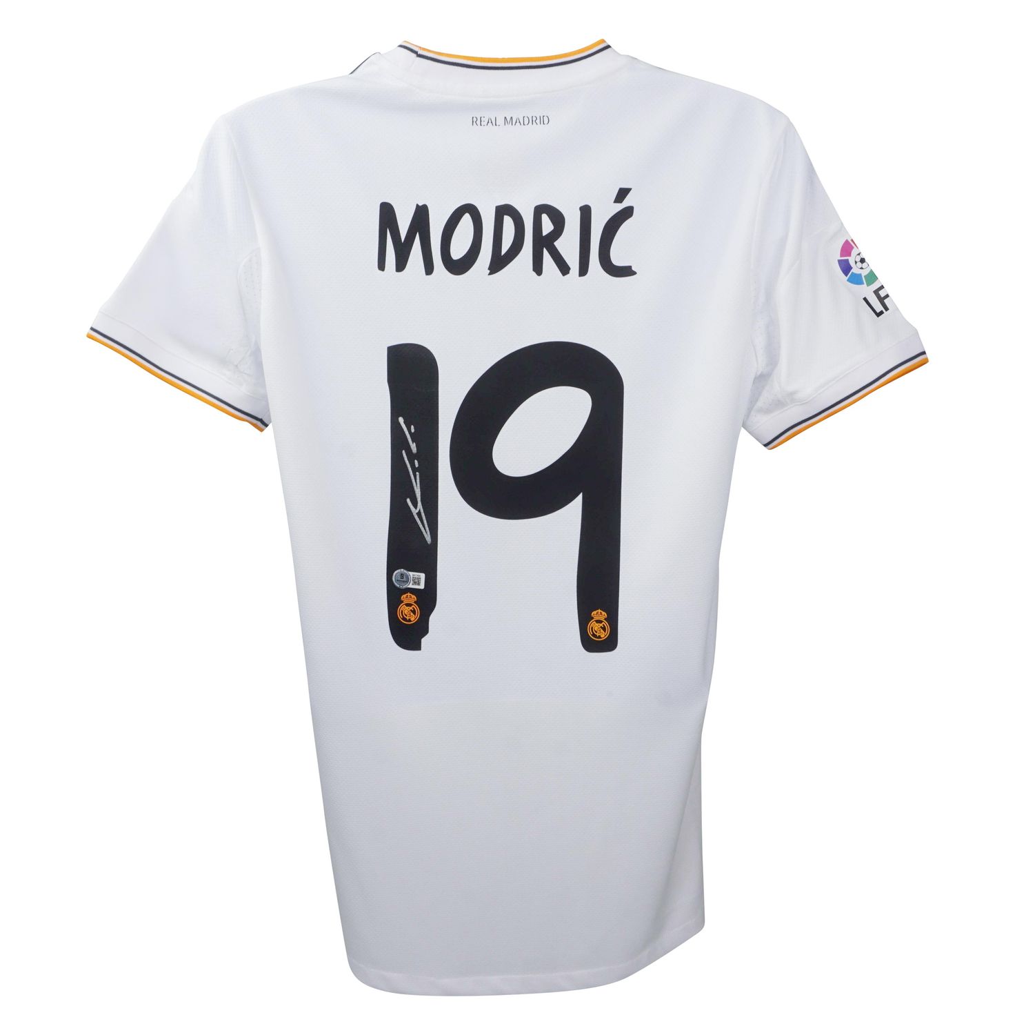 Signiertes Real Madrid Trikot von Luka Modric (Saison 2013/14)  Replika-Real-Madrid-Trikot mit Originalunterschrift von Luka Modric (Saison 2013/14)  Echtheitszertifikat: Beckett-Hologramm  Lieferzeit: 10–20 Tage. Nach Ihrer Bestellung erhalten Sie a