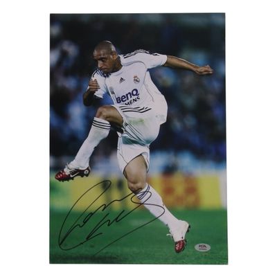 Roberto Carlos Real Madrid  Signed 11.25x16.25 Photo PSA Real Madrid Roberto Carlos