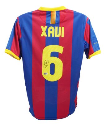 Xavi Trikot Nr. 6, FC Barcelona, ​​Saison 2008/09, signiert. Echtheitszertifikat von Beckett.  Replika-Trikot des FC Barcelona, ​​signiert von Xavi Nr. 6, Saison 2008/09.  Echtheitszertifikat: Beckett Hologramm.  Lieferzeit: 10–20 Tage.