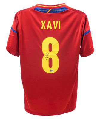 Maglia di Xavi numero 6 della Spagna, Euro 2012, autografata. Maglia firmata XAVI 6 con autenticazione Beckett. Spagna EuroCup 2012  Replica della maglia della Spagna, autografata XAVI 6, Spagna 2012  Autenticazione: Ologramma Beckett  Tempi di conse