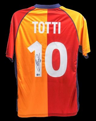 Camiseta de Francesco Totti, número 10, Roma, temporada 2001-2002. Camiseta autografiada de Totti. Camiseta firmada por Francesco Totti, temporada 2001-2002.  Réplica de la camiseta de la Roma autografiada por Francesco Totti, temporada 2001-2002.  A