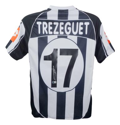 Maglia da calcio David Trezeguet numero 17 della Juventus, stagione 2002/2003. Maglia autografata firmata 02/03. Maglia Juventus di David Trezeguet numero 17, stagione 2002/2003.  Replica della maglia della Juventus autografata da David Trezeguet num