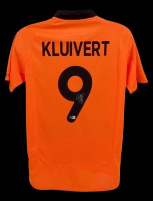 Camisola autografada de Patrick Kluivert, número 9, Holanda, época 2000-2002.  Réplica da camisola autografada da Holanda por Kluivert, época 2000-2002.  Autenticação: Holograma Beckett.  Prazo de entrega: 10 a 20 dias.  Após a confirmação do seu ped