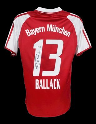 Michael Ballack Trikot Bayer München 2003/04, signiert  Replika-Trikot von Bayer München, signiert von Michael Ballack (Saison 2003/04)  Echtheitszertifikat: Beckett-Hologramm  Lieferzeit: 10–20 Tage