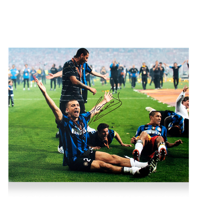 Inter Walter Samuel Foto Champions League 2010 Madrid Autogramm Inter Foto Autogramm signiert Icons Autogramm Samuel Inter Finale Champions League 2010 ICONS  Inter Foto Autogramm signiert WALTER SAMUEL INTER Champions League 2010  Authentifizierung: