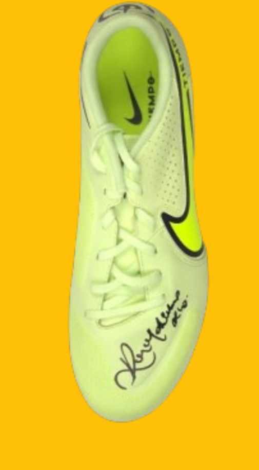 Ronaldinho's autographed shoe, Ronaldinho's autograph, Ronaldinho's autographed shoe