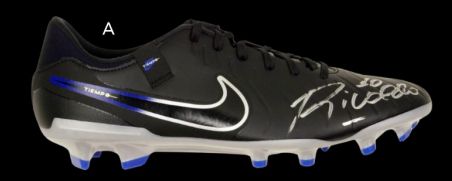 Rivaldo autographed shoe RIVALDO autographed shoe Boot Rivaldo  Authentication: Beckett Hologram   Actual delivery time: 10-20 days.