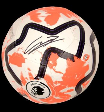 Alejandro Garnacho autographed ball GARNACHO  autographed autographed ball GArnacho Alejandro Ball Signed Autographed Autographs Garnacho  Authentication: Beckett Hologram  Actual delivery time: 10-20