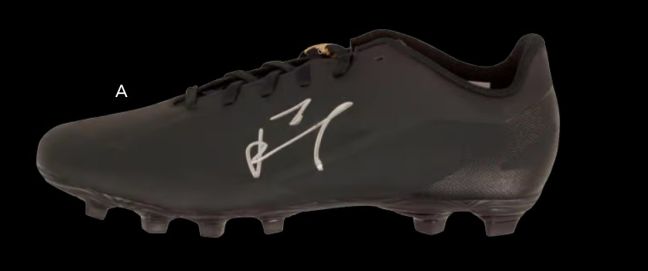 Andriy Shevchenko autographed shoe SHEVCHENKO autographed shoe Boot Sheva  Authentication: Beckett Hologram  Actual delivery time: 10-20 days.