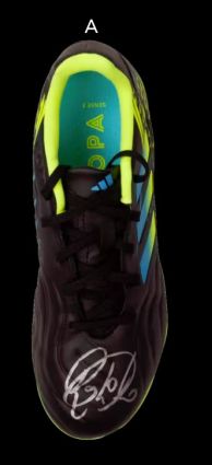 Raphinha autographed shoe RAPHINHA autographed shoe Boot Raphinha  Authentication: Beckett Hologram   Actual delivery time: 10-20 days.