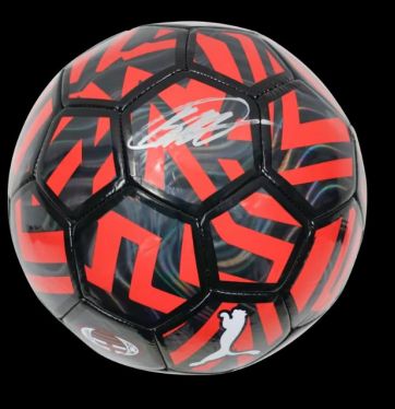 Kaká-signierter Ball, signiert von Kaká Ricardo  Authentifizierung: Beckett-Hologramm  Lieferzeit: 10–20 Tage. Nach Ihrer Bestellung erhalten Sie alle Details.