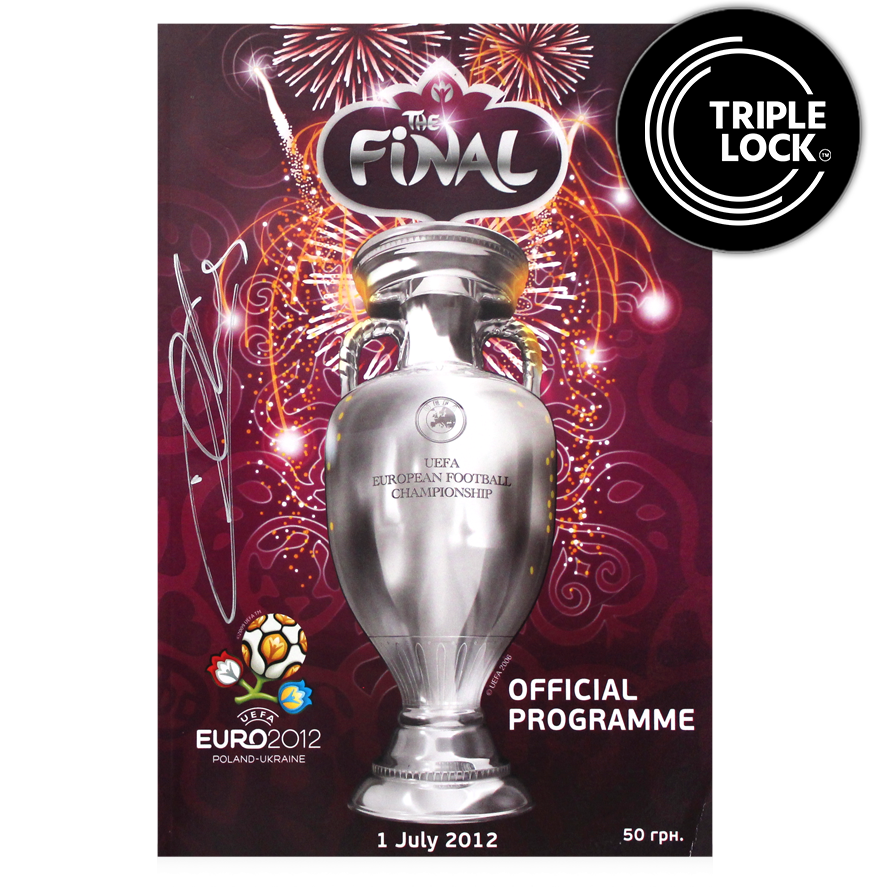 Programma della finale di UEFA EURO 2012 autografato da Iker Casillas. Autografo firmato dalla Spagna. Autenticazione: ologramma ICONS.  Autenticazione: ologramma ICONS.  Tempi di consegna effettivi: 10-20 giorni. Una volta effettuato l'ordine, ricev