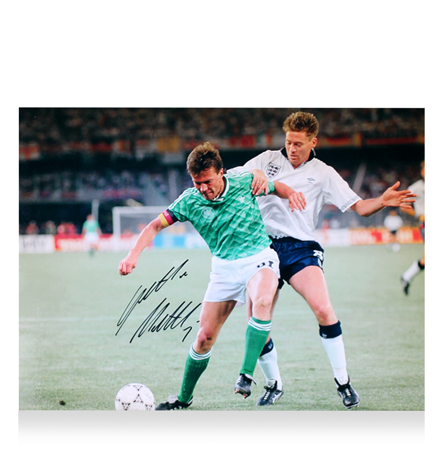 Signiertes Foto von Lothar Matthäus (Deutschland): FIFA-Weltmeisterschaft 1990, Halbfinale gegen England. FILM-Hologramm von Lothar Matthäus.  Echtheitszertifikat: ICONS-Hologramm  Lieferzeit: 10–20 Tage. Nach Ihrer Bestellung erhalten Sie alle Detai
