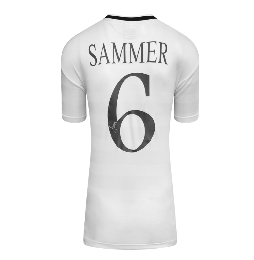 Maglia da casa retrò della Germania di Matthias Sammer, autografata da Icons.  Autenticazione: Ologramma ICONS  Tempi di consegna effettivi: 10-20 giorni. Una volta effettuato l'ordine, riceverai tutte le informazioni necessarie.